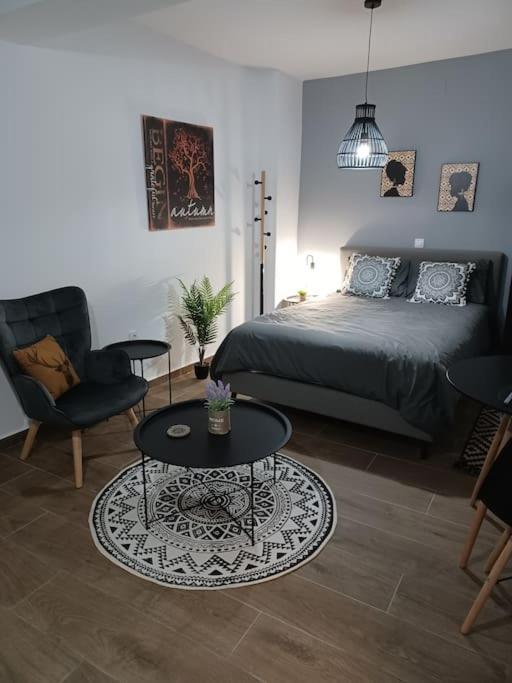 Petite Suite With Backyard. Mytilene Exterior photo