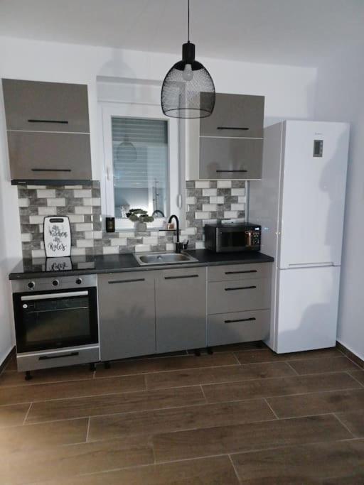 Petite Suite With Backyard. Mytilene Exterior photo